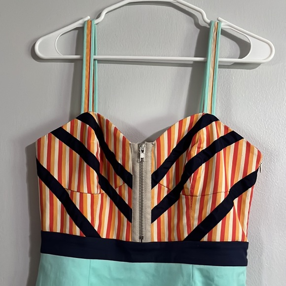 Sundress pencil style. Sz medium - Picture 2 of 10